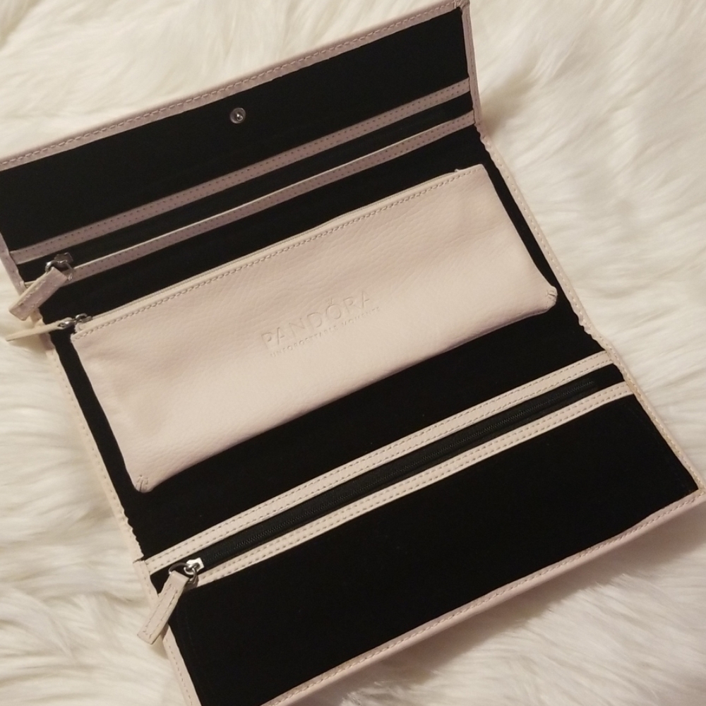 Pandora  Leather Jewerly Roll EUC